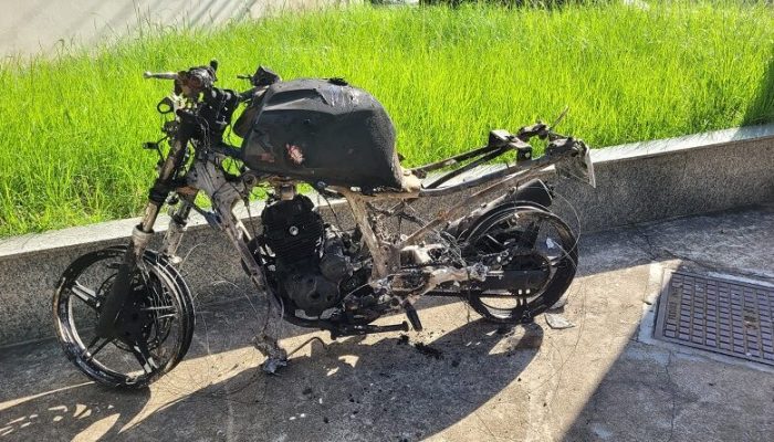 moto-totalmente-destruida-800x445