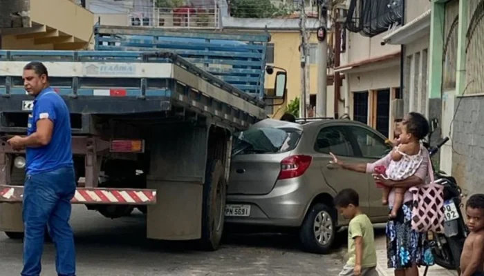 paciente-foge-de-centro-psiquiatrico-entra-em-caminhao-e-provoca-acidente-em-cachoeiro-2057630-article